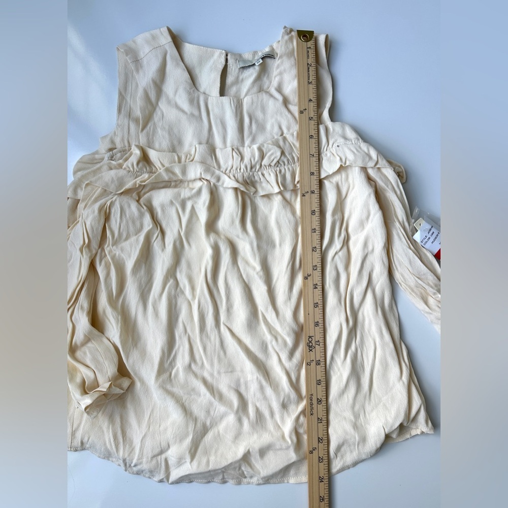NWT June & Hudson Cream Tan Cold Shoulder Crinkle Ruffle Blouse Top Juniors XS - Picture 7 of 8